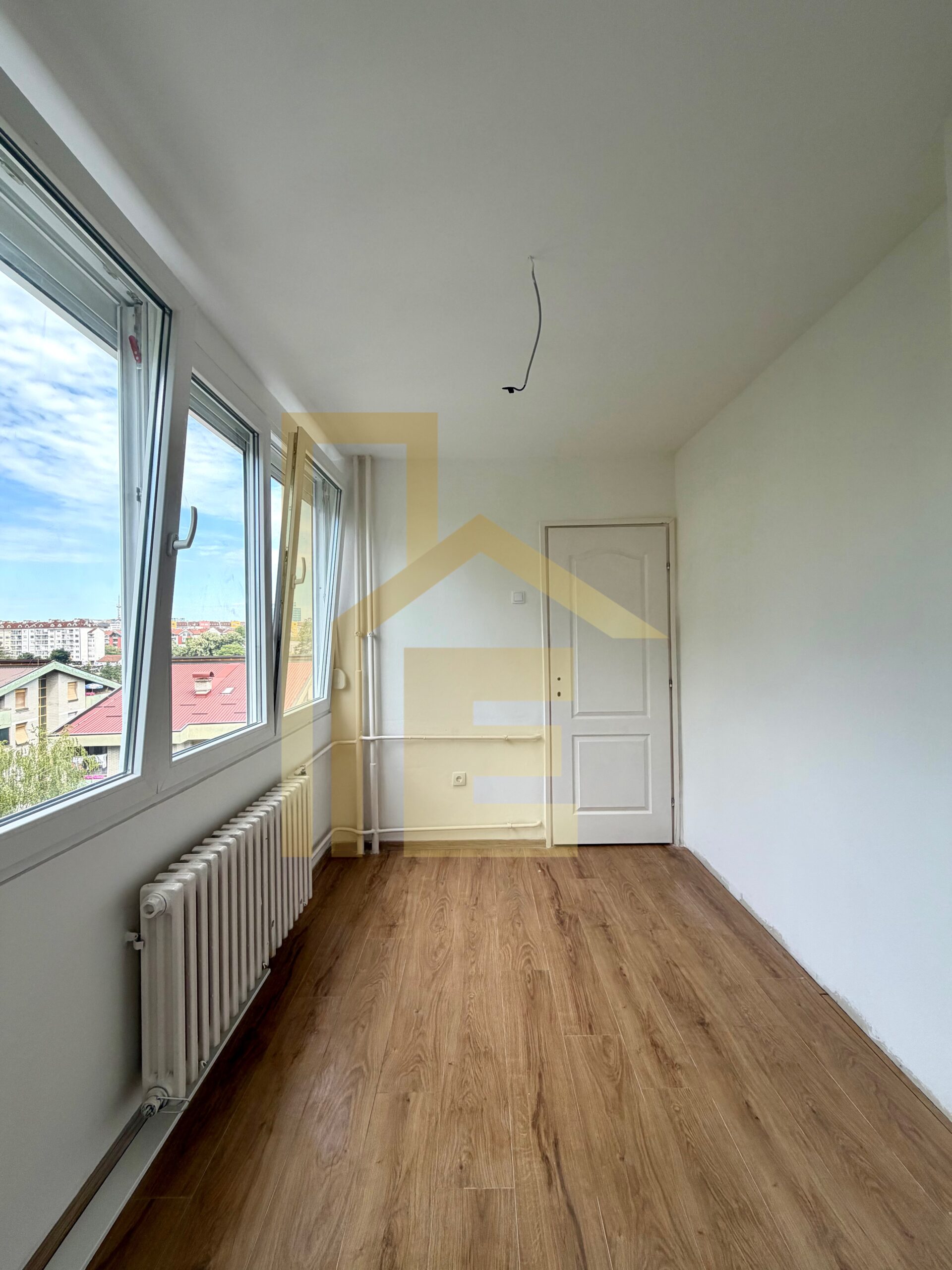 Na prodaju dvosoban stan na odličnoj lokaciji, naselje Borik slika 17