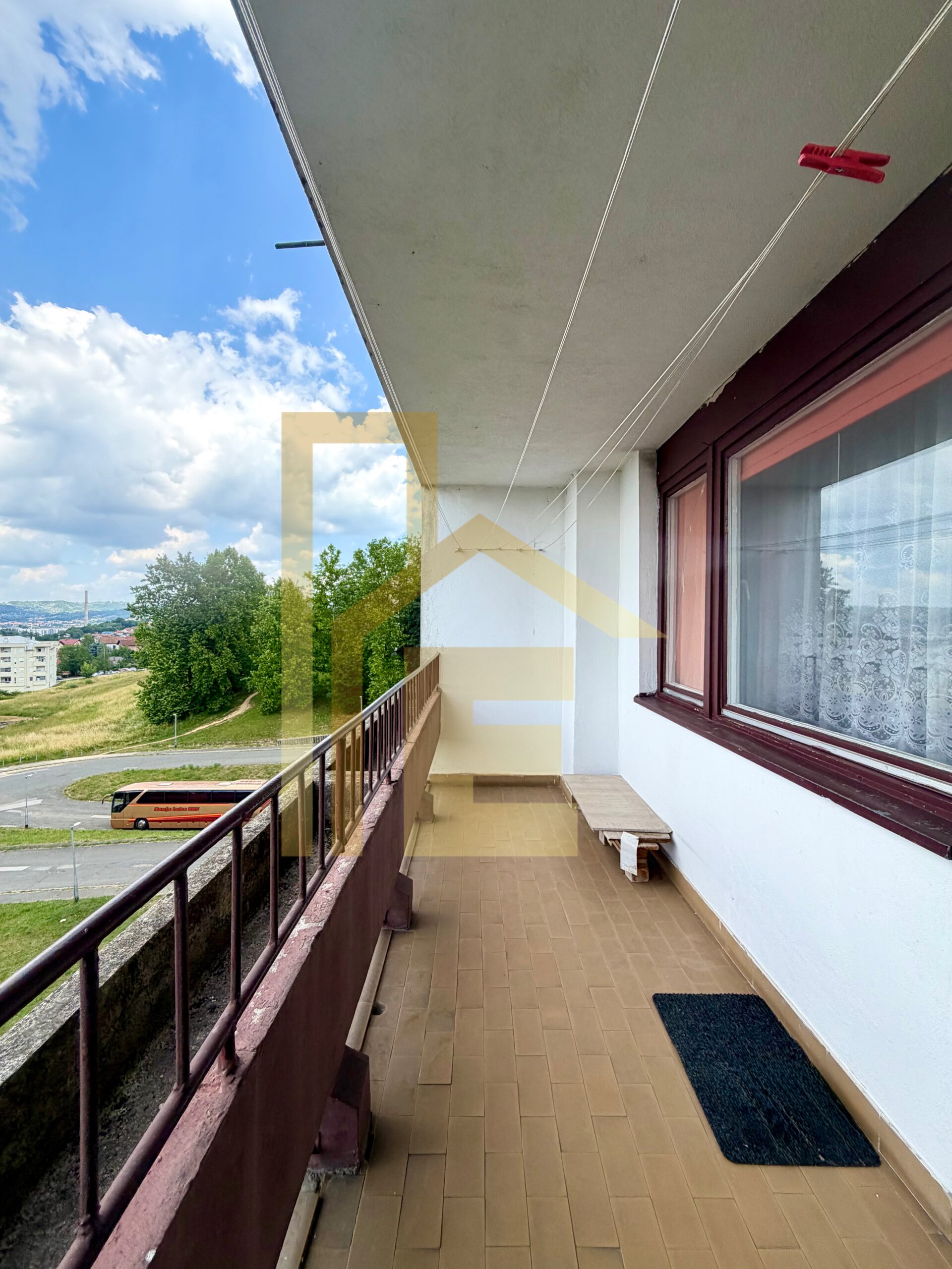 Na prodaju komforan četverosoban stan, naselje Starčevica slika 6