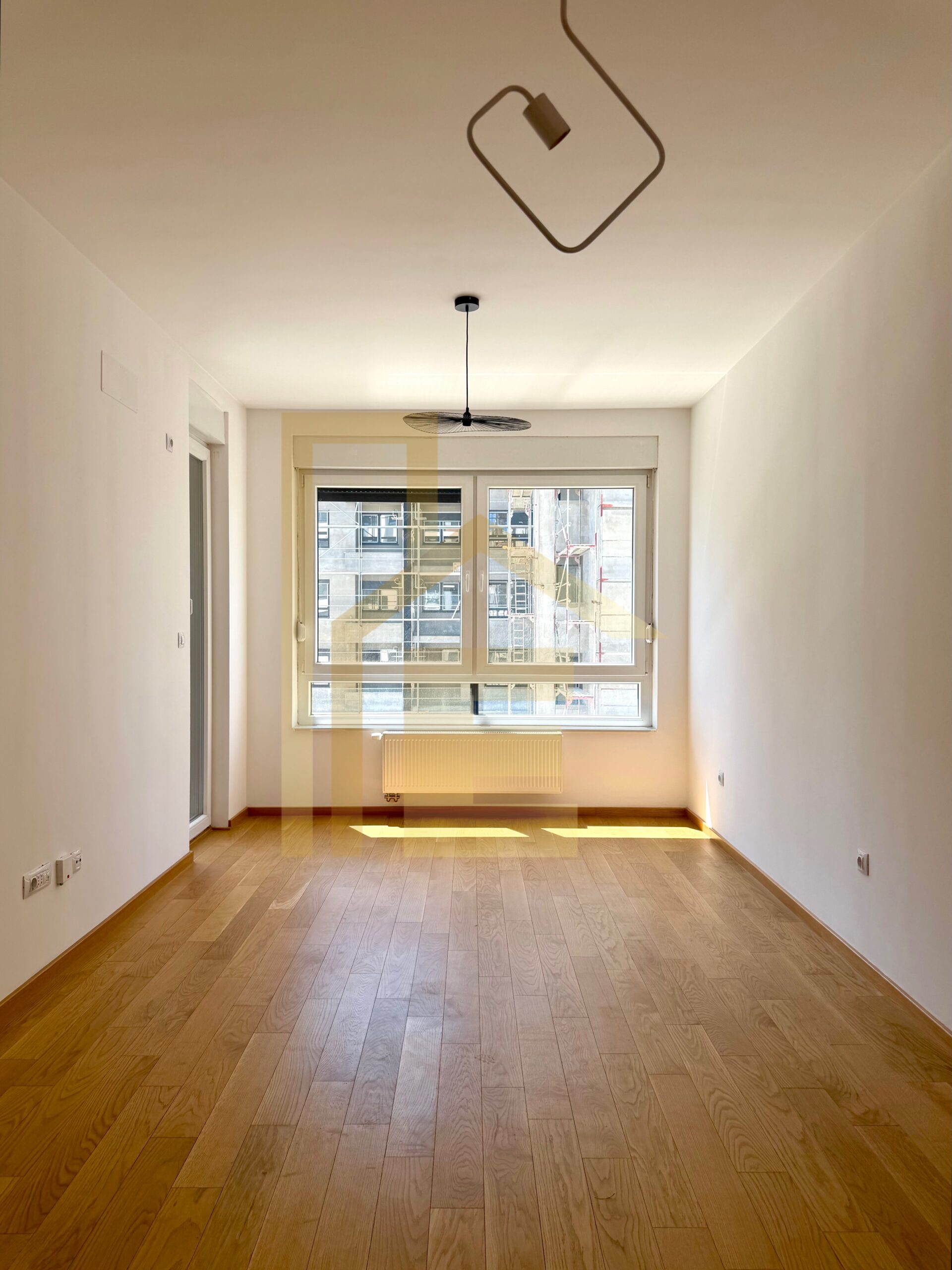 Iznajmljujemo polunamješten stan sa garažom, naselje Panorama slika 6