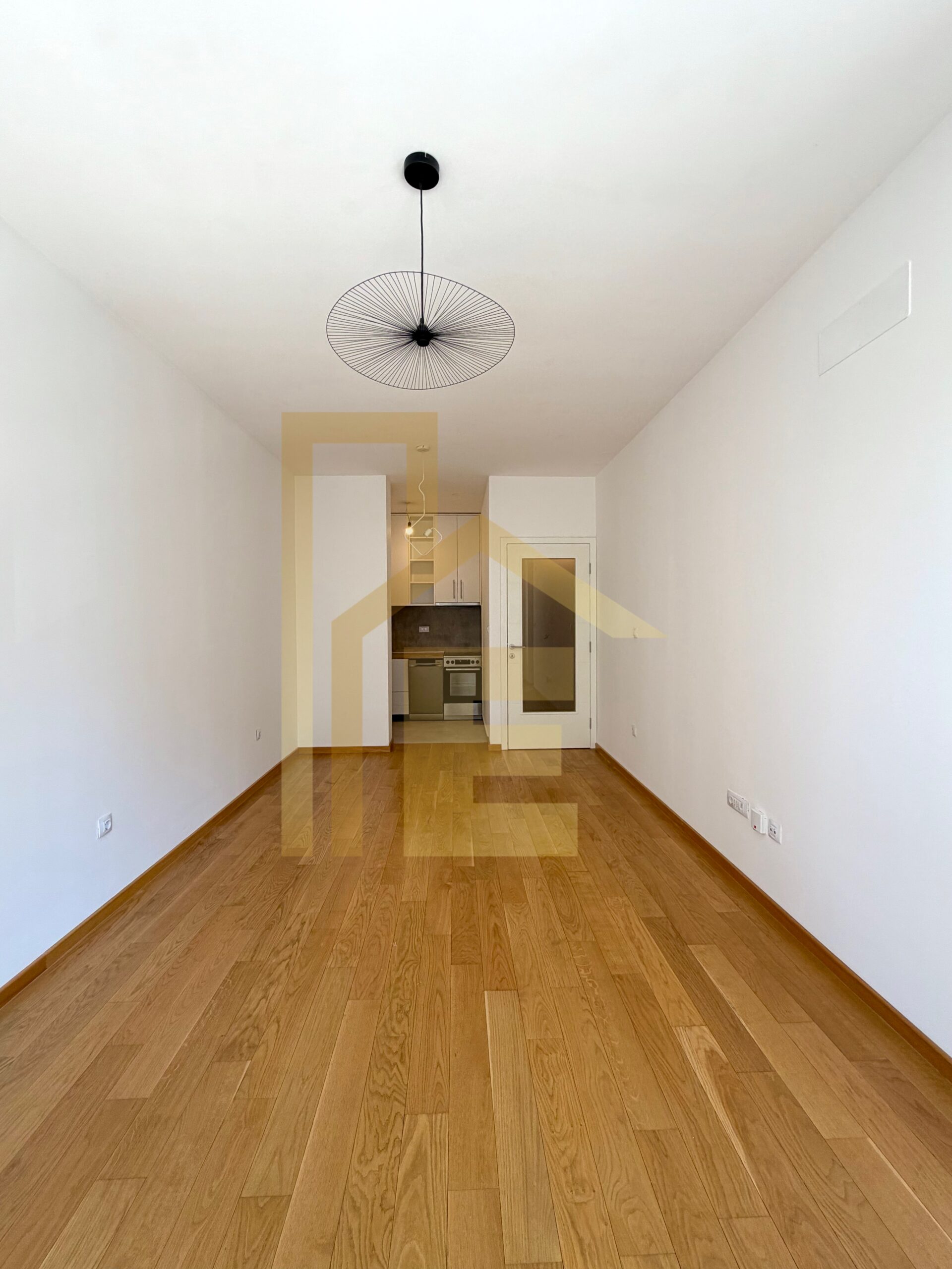 Iznajmljujemo polunamješten stan sa garažom, naselje Panorama slika 4