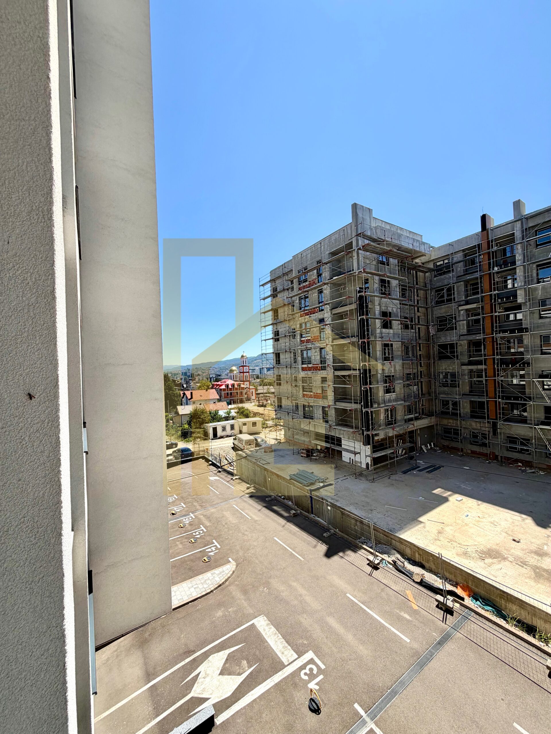 Iznajmljujemo polunamješten stan sa garažom, naselje Panorama slika 17