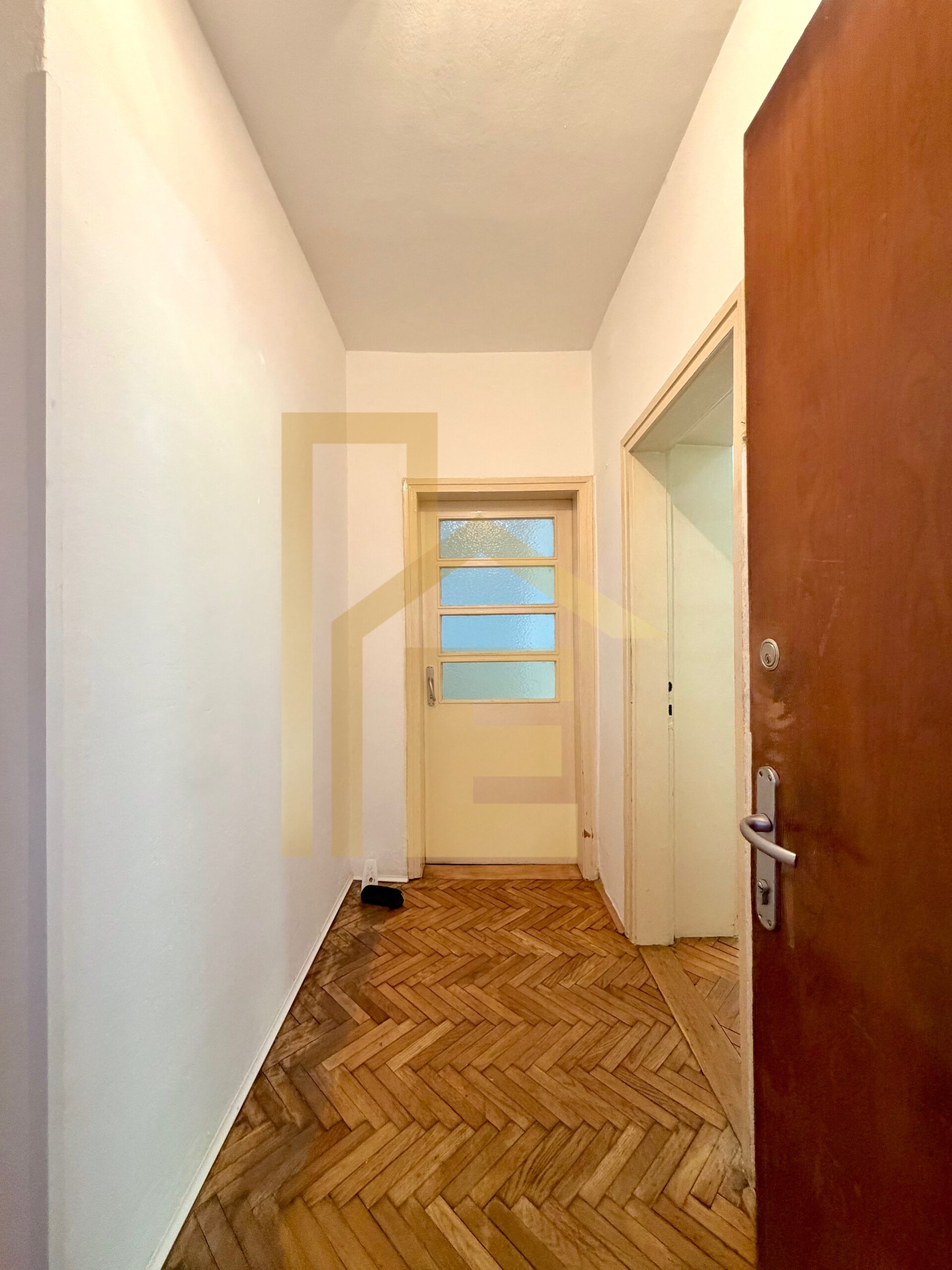 Iznajmljujemo kancelarijski prostor u Centru grada slika 11