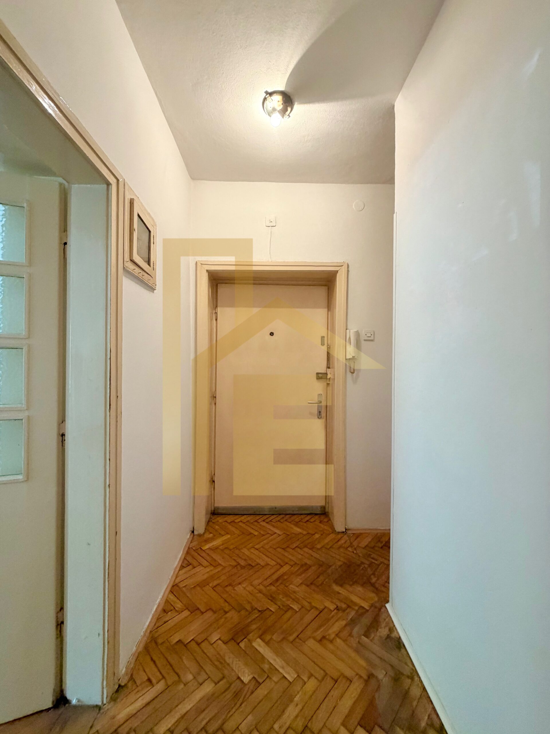 Iznajmljujemo kancelarijski prostor u Centru grada slika 15