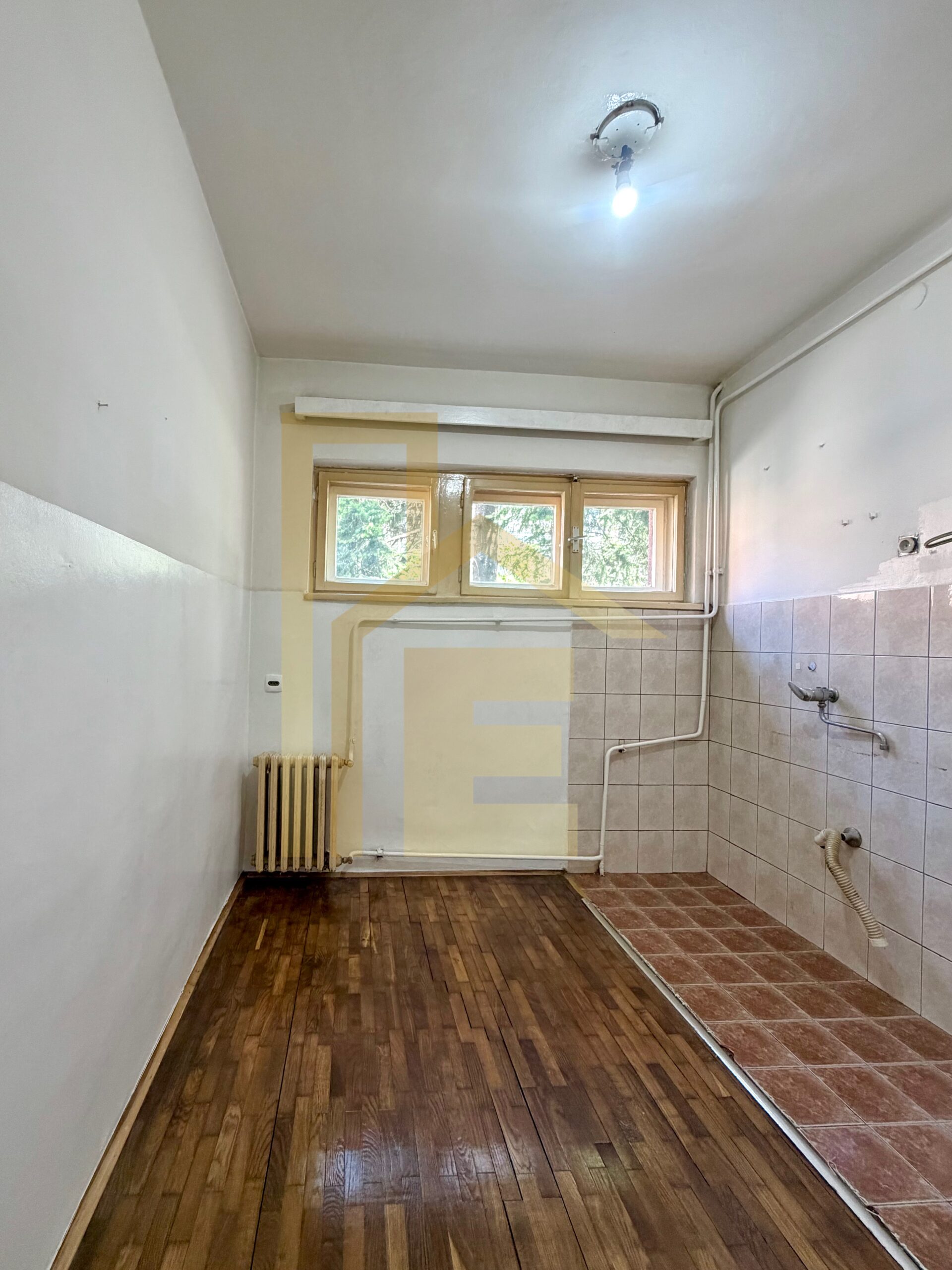 Iznajmljujemo kancelarijski prostor u Centru grada slika 20