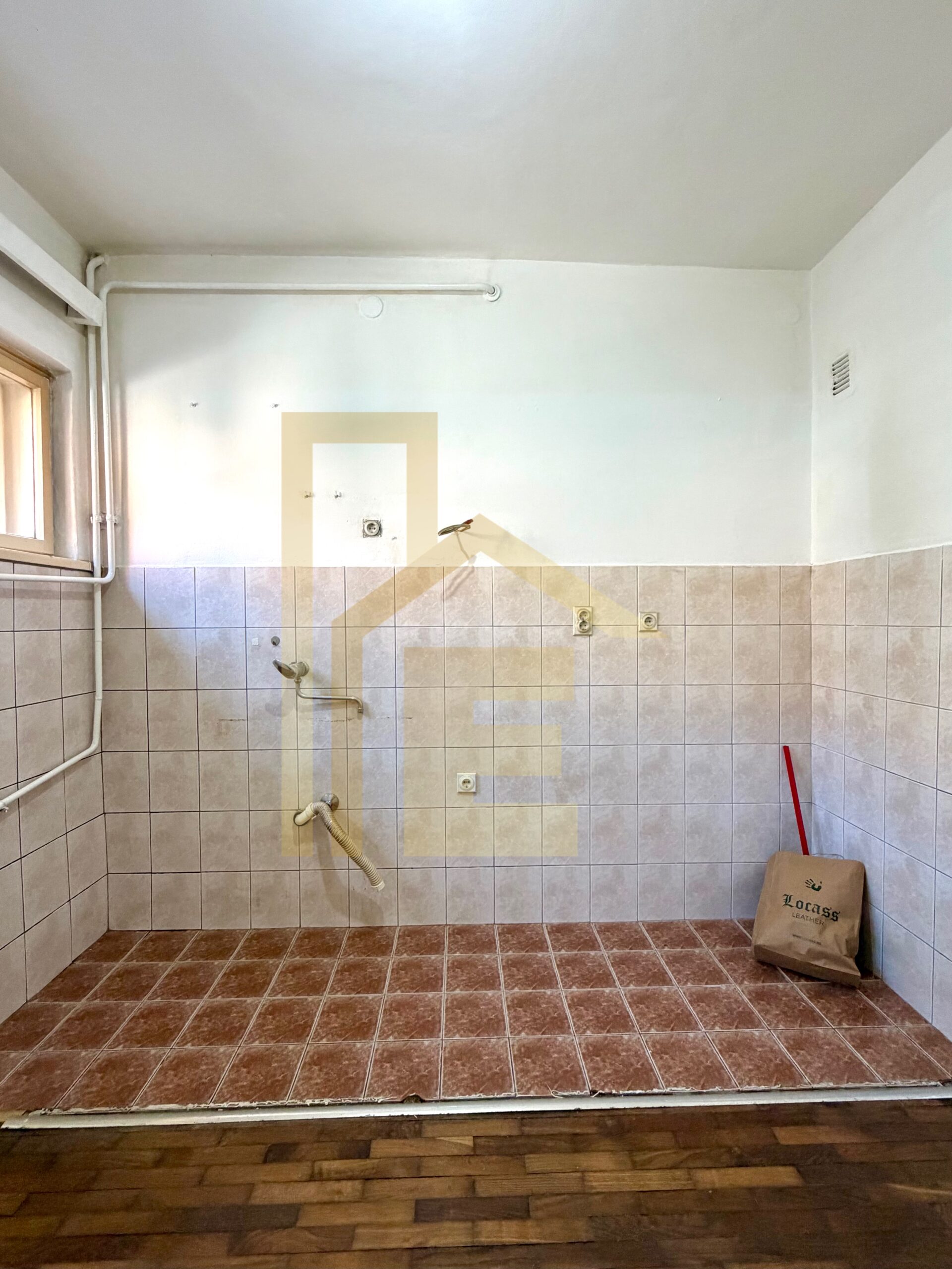 Iznajmljujemo kancelarijski prostor u Centru grada slika 19