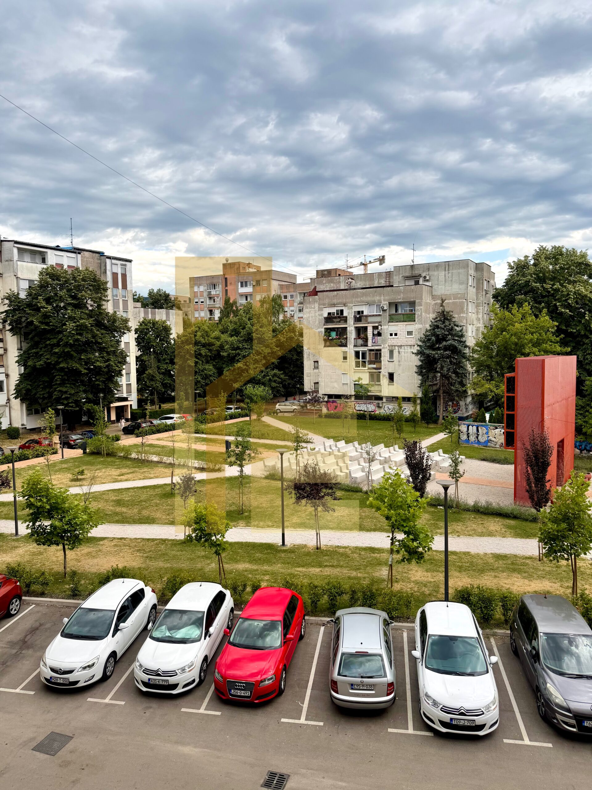 Iznajmljujemo kancelarijski prostor u Centru grada slika 9