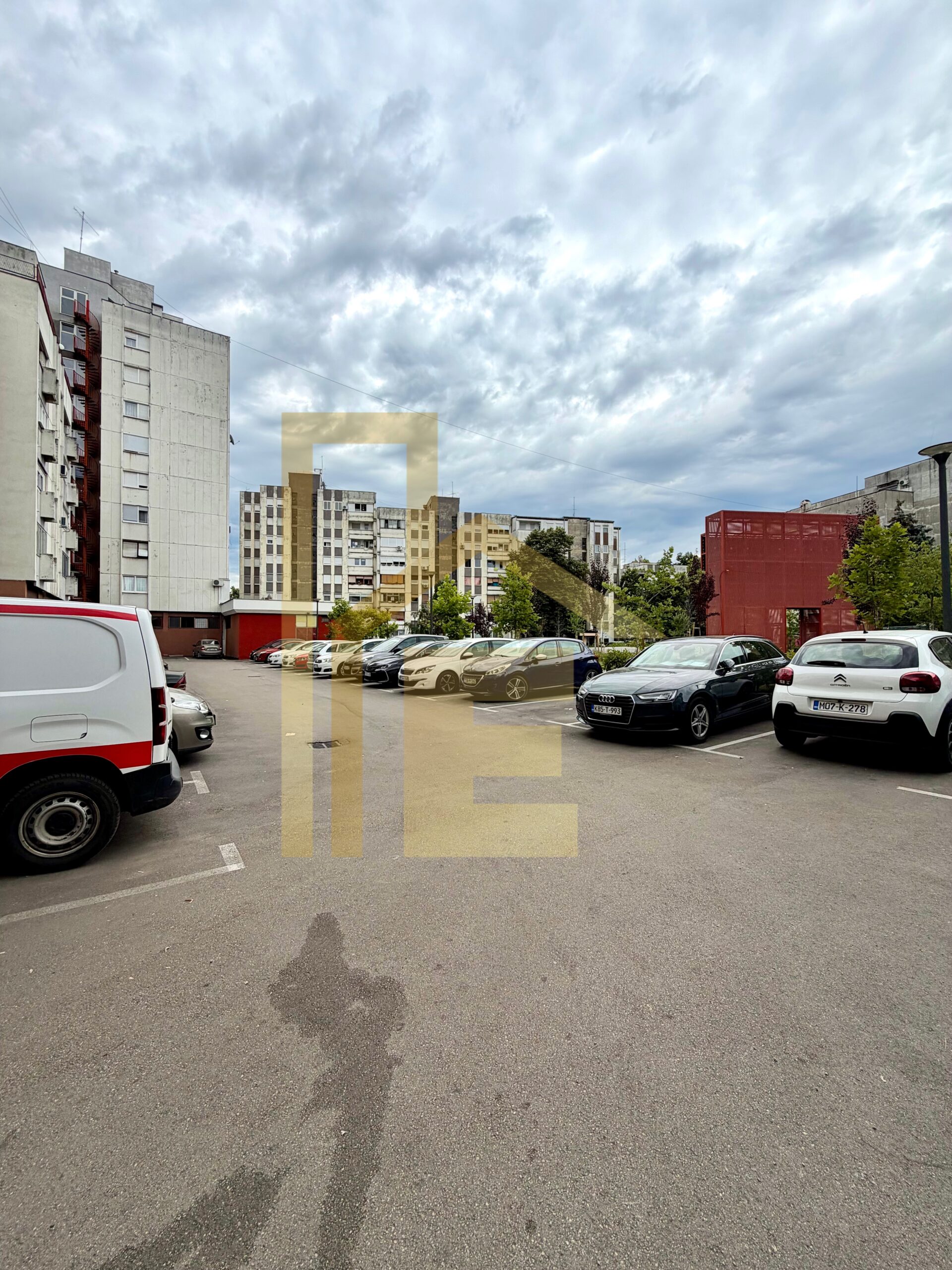 Iznajmljujemo kancelarijski prostor u Centru grada slika 24