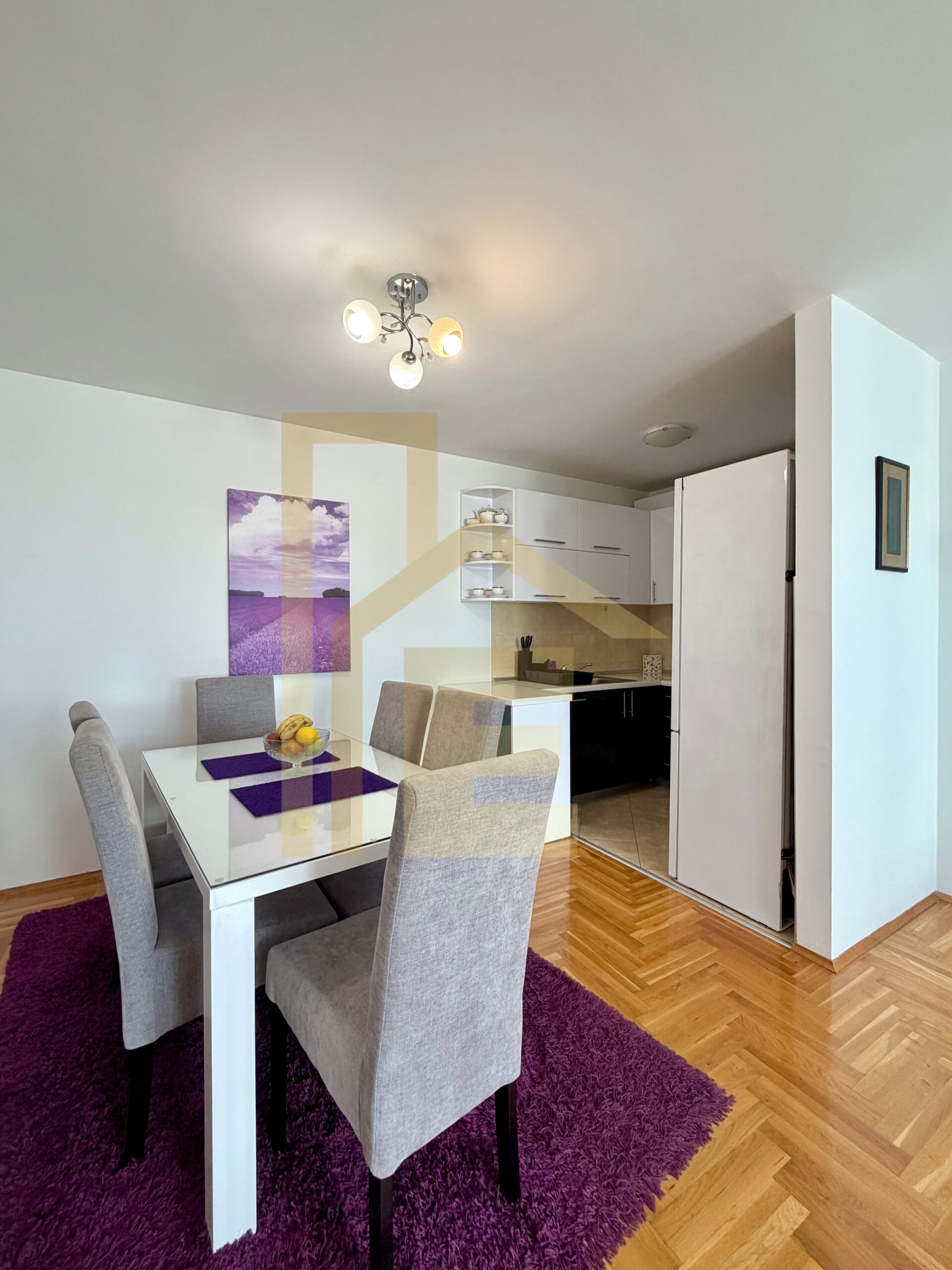 Na prodaju namješten trosoban stan, podnožje Starčevice slika 9