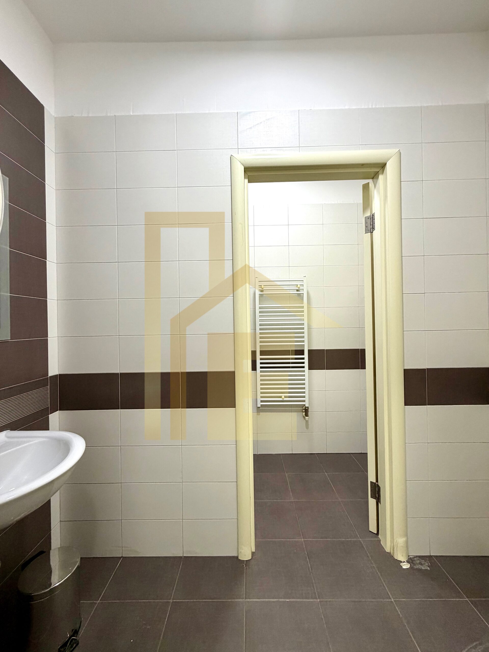 Iznajmljujemo poslovni prostor u Centru grada slika 20