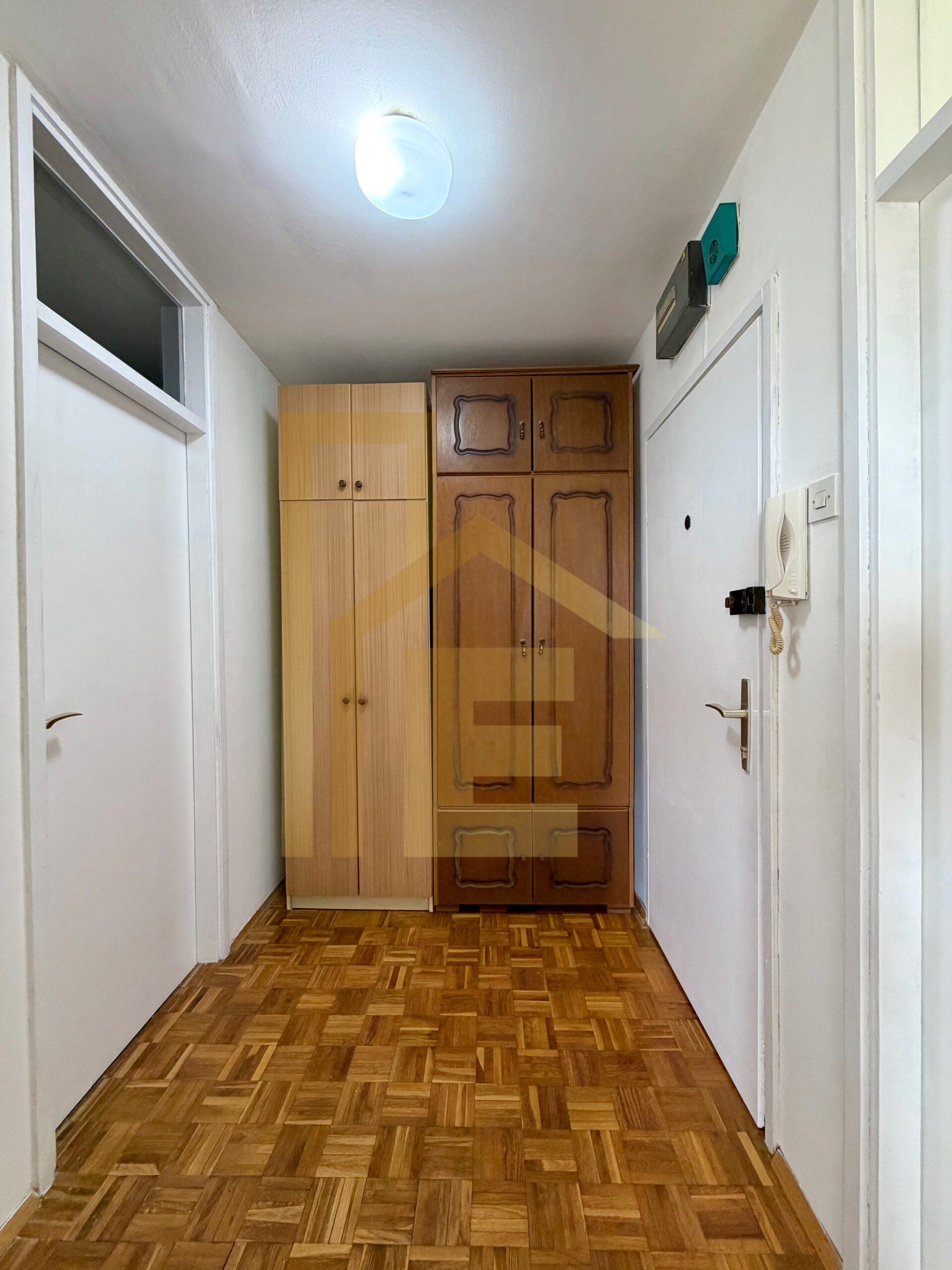 Na prodaju useljiv jednosoban stan 40 m2, naselje Sunca slika 3