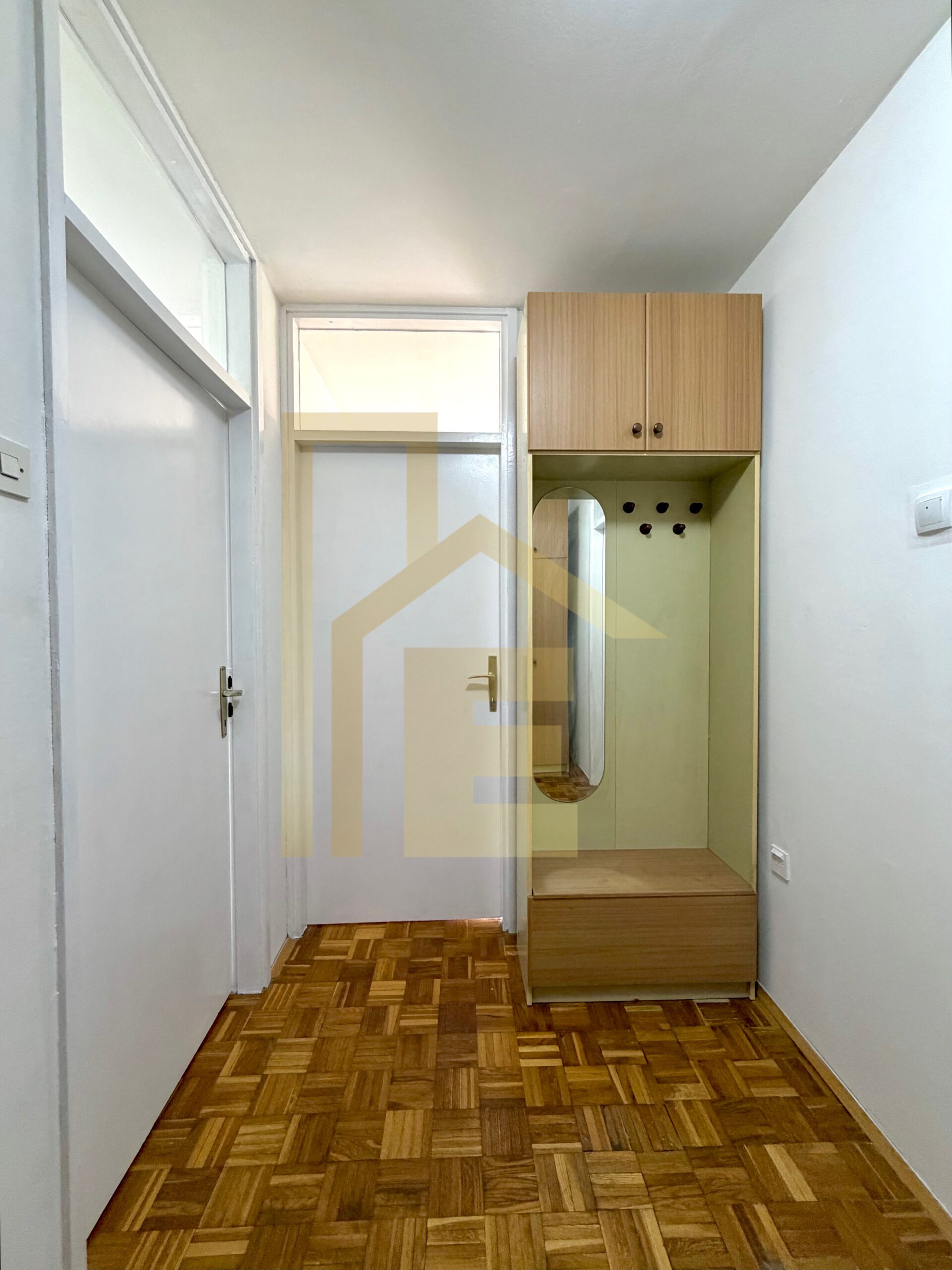 Na prodaju useljiv jednosoban stan 40 m2, naselje Sunca slika 7