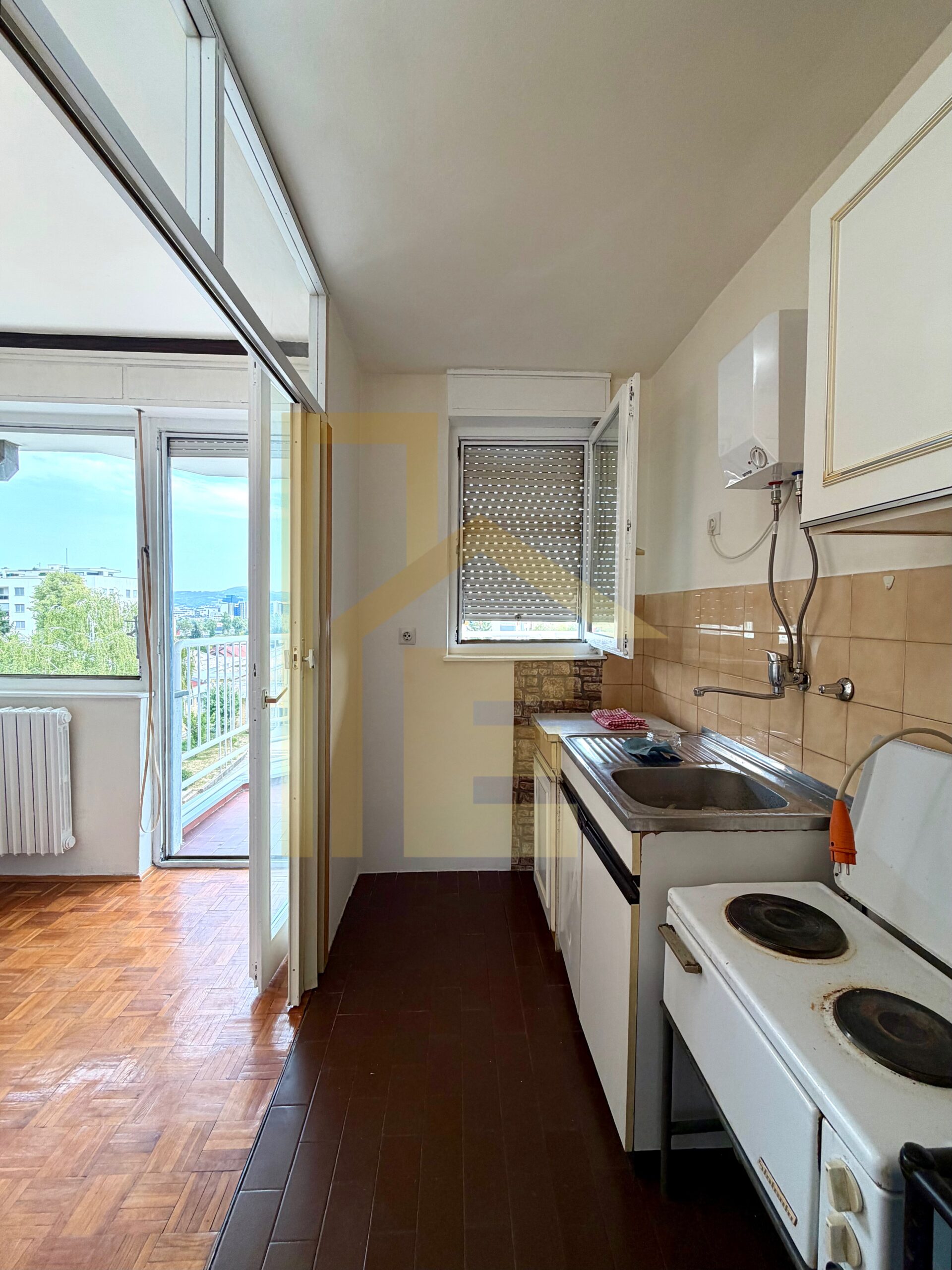 Na prodaju useljiv jednosoban stan 40 m2, naselje Sunca slika 13