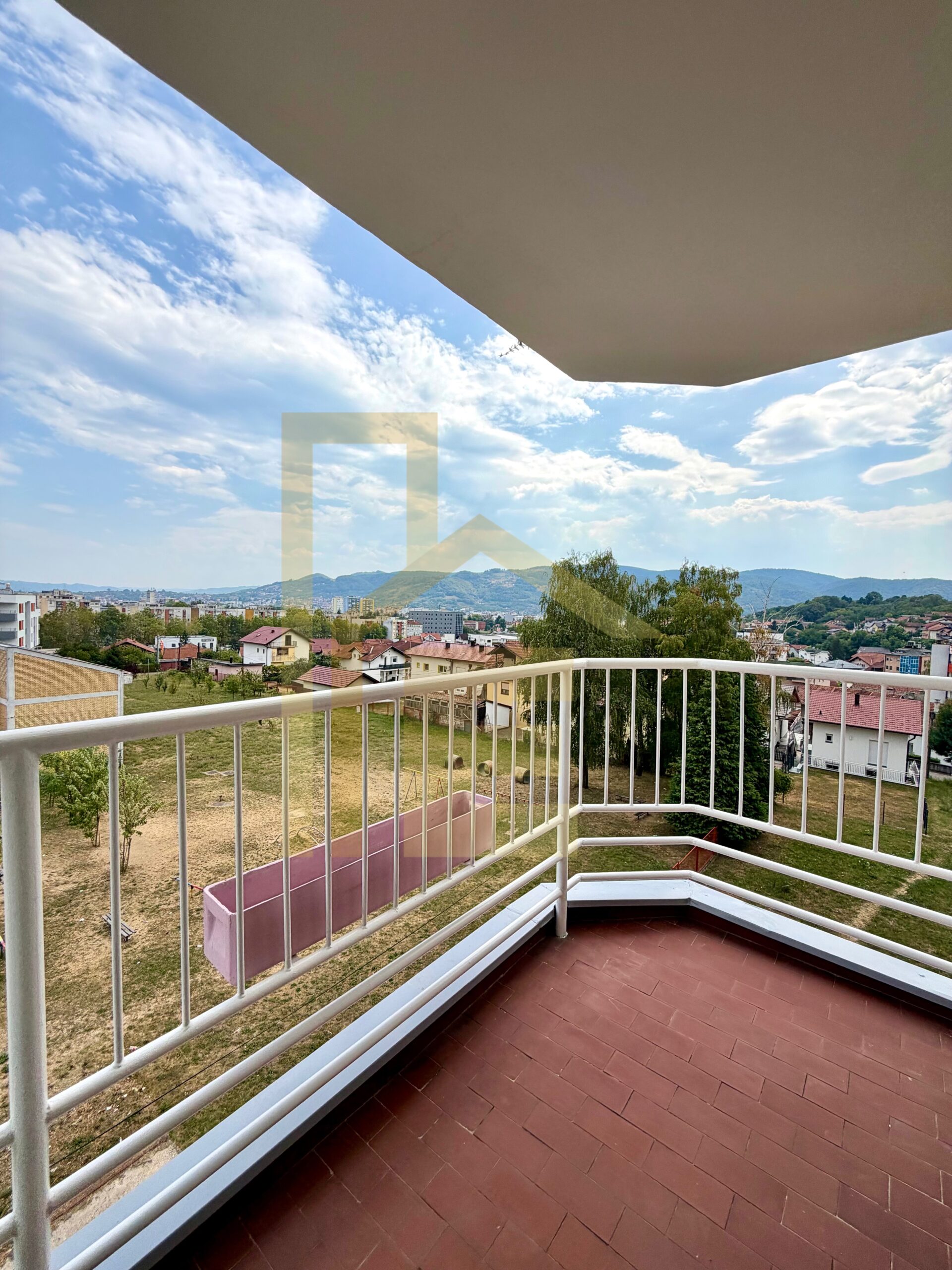 Na prodaju useljiv jednosoban stan 40 m2, naselje Sunca slika 14