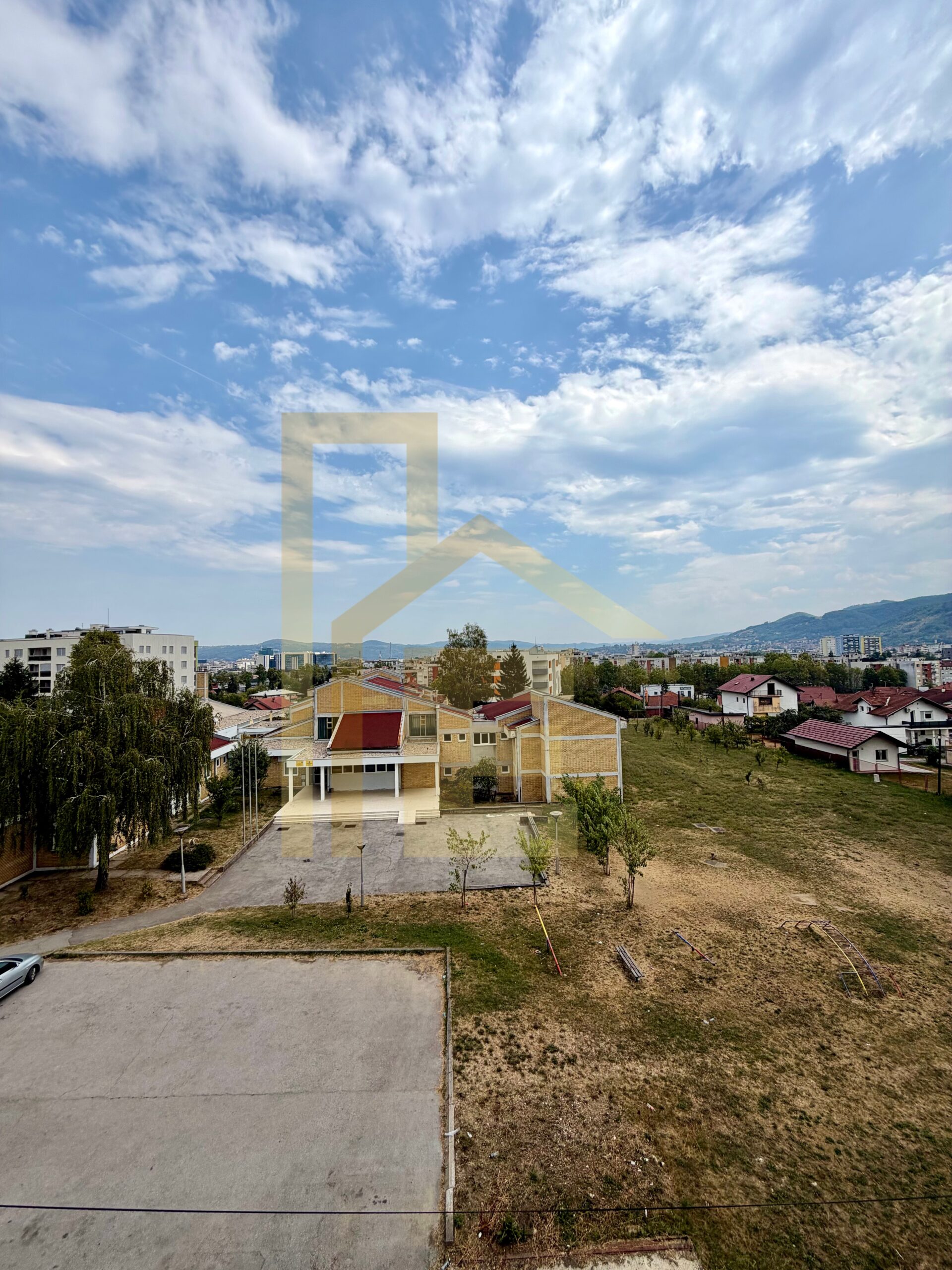 Na prodaju useljiv jednosoban stan 40 m2, naselje Sunca slika 18