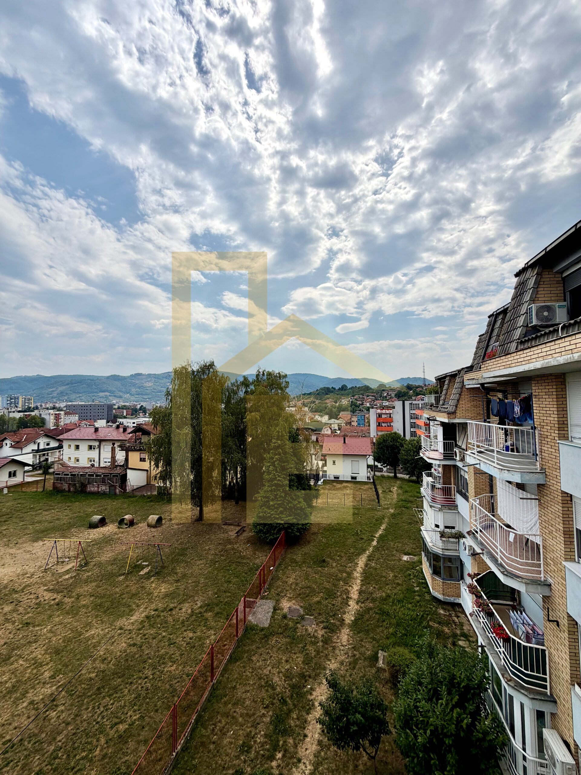 Na prodaju useljiv jednosoban stan 40 m2, naselje Sunca slika 17