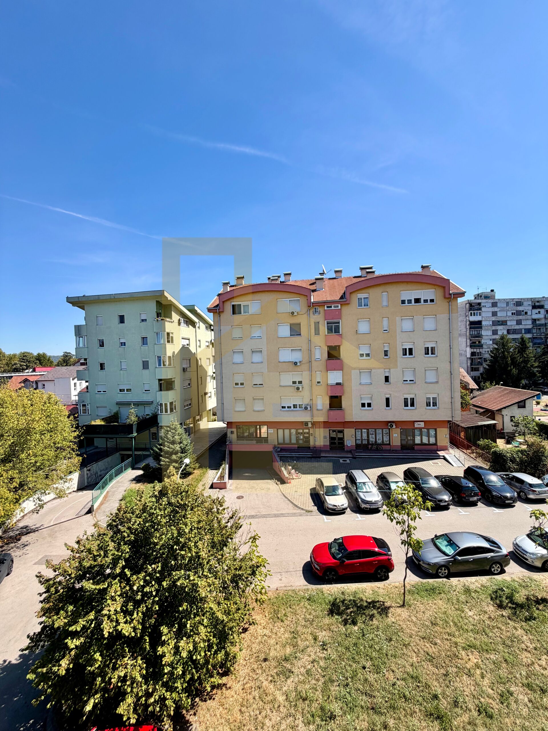 Na prodaju renoviran dvosoban stan, naselje Borik slika 19
