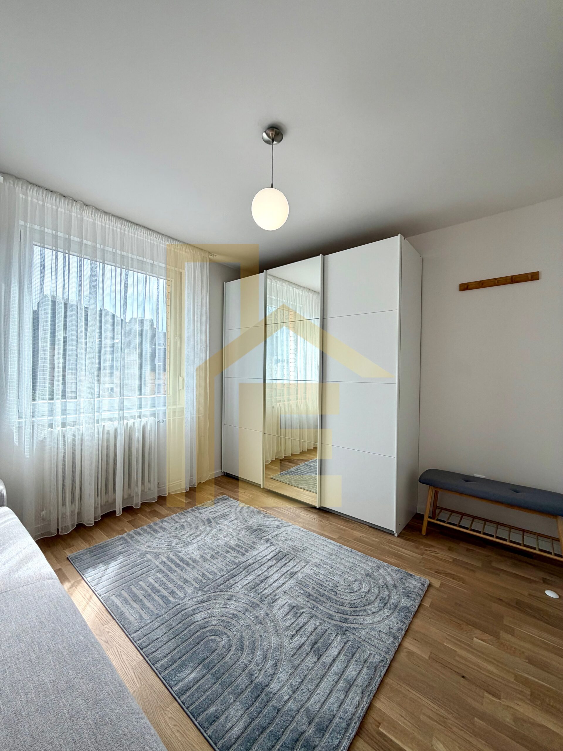 Iznajmljujemo LUX trosoban stan u Centru grada slika 25