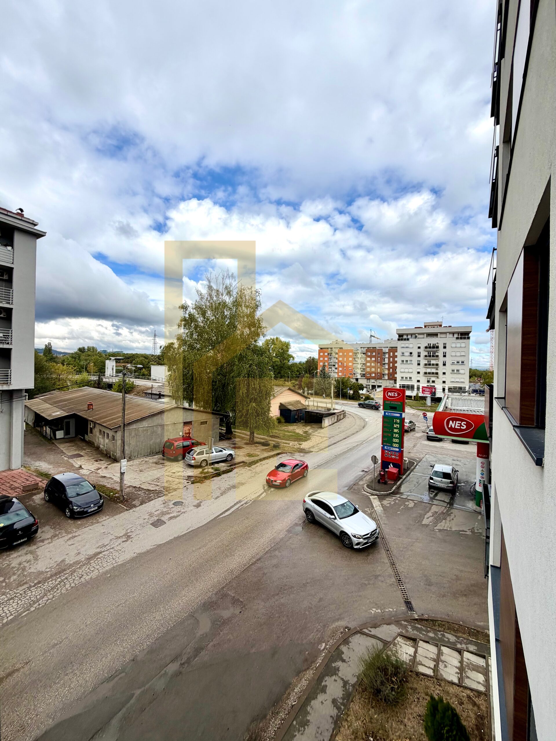 Iznajmljujemo trosoban stan sa garažom, naselje Ada slika 23
