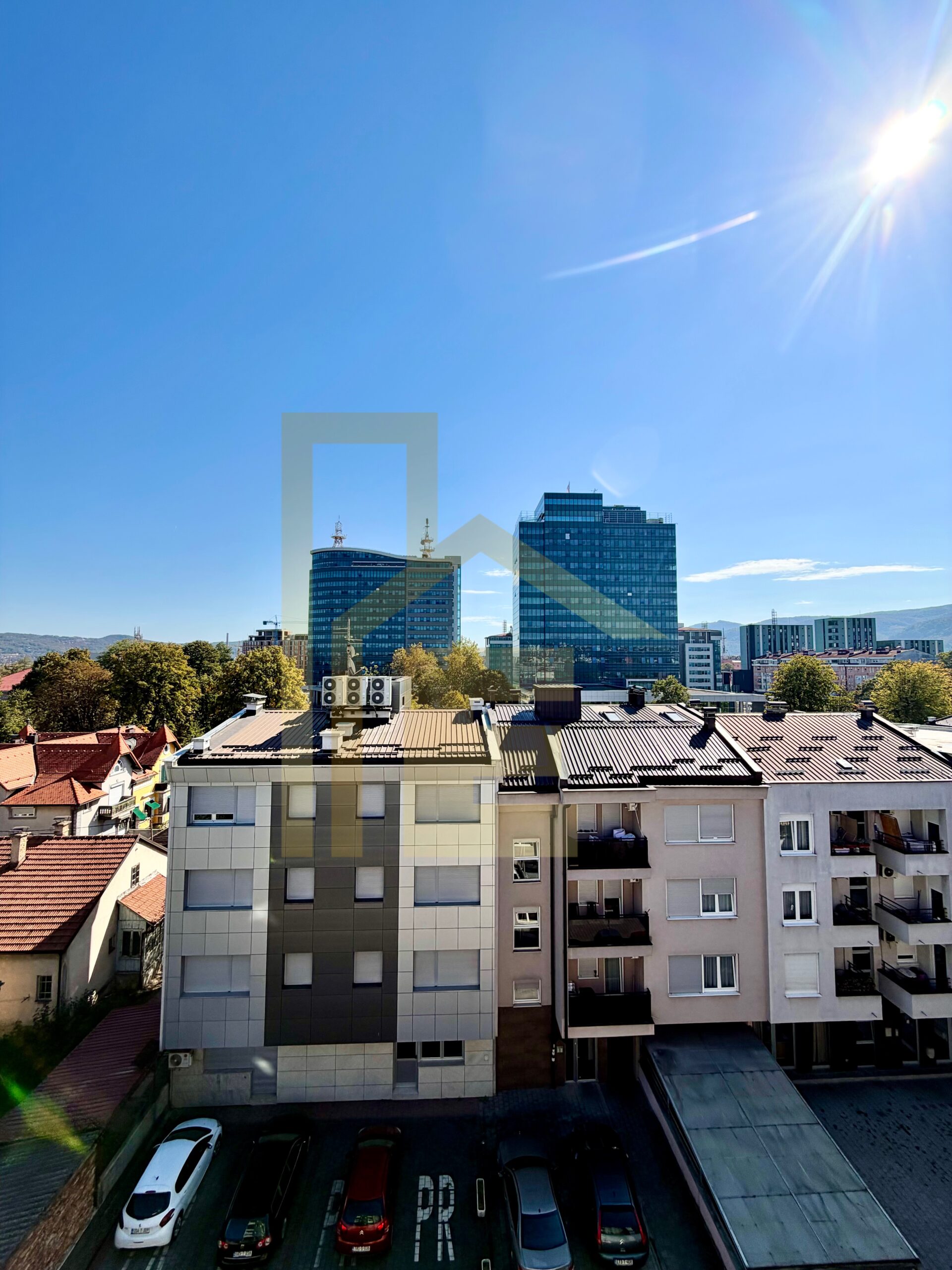 Iznajmljujemo trosoban stan u naselju Nova Varoš slika 21